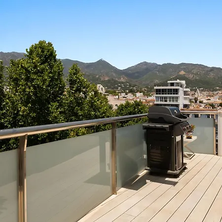 Sky Penthouse - Private Rooftop Pool ماربيا